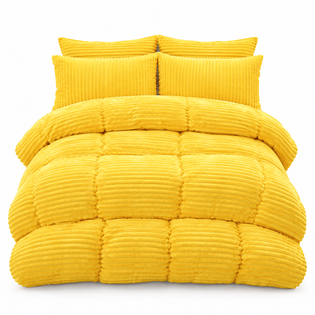 The Hibernest Velvet Set in yellow The Hibernest Velvet Set in yellow